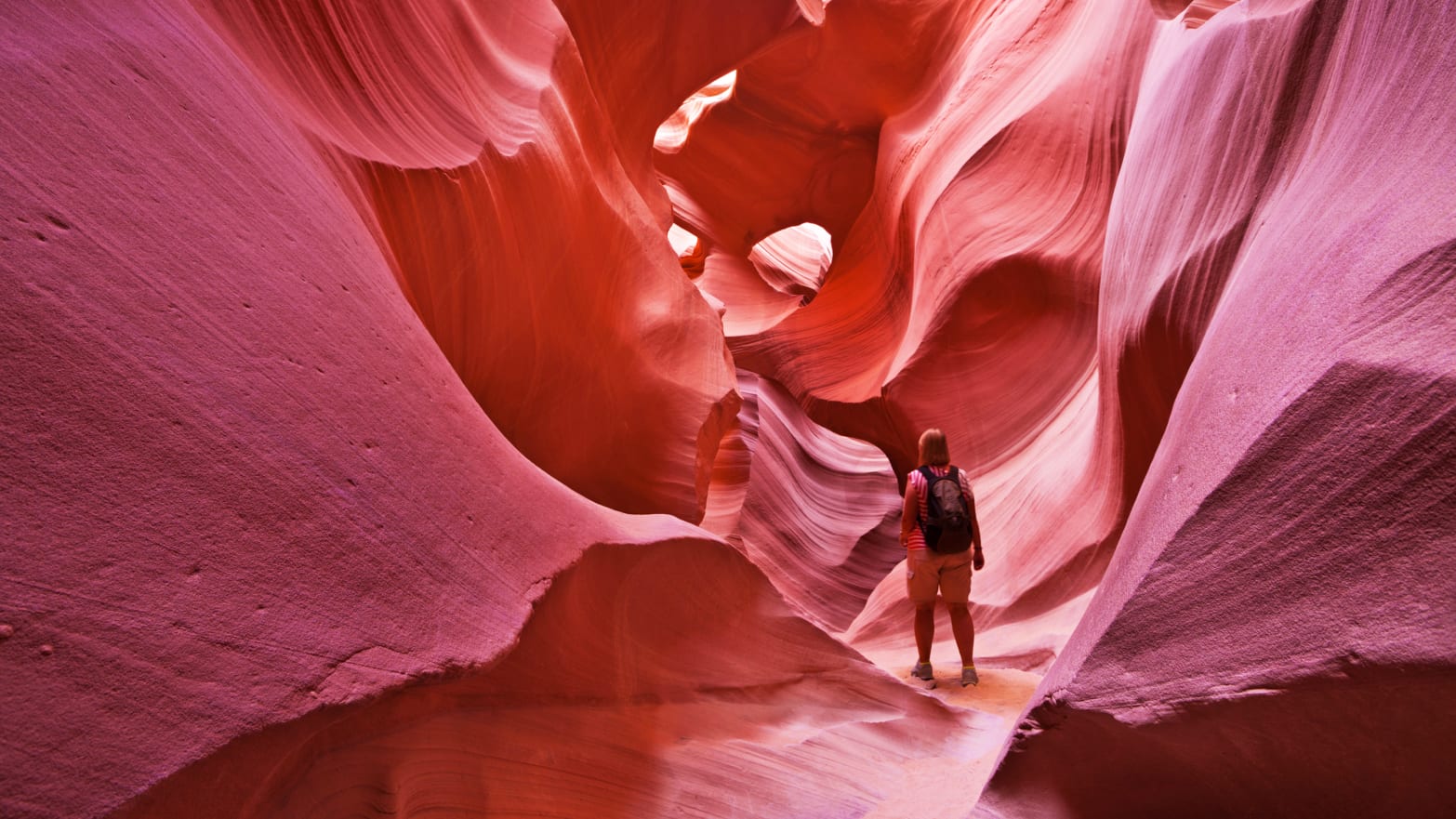 Antelope Canyon Is Over-Touristed AF. Is It Still Worth Going?