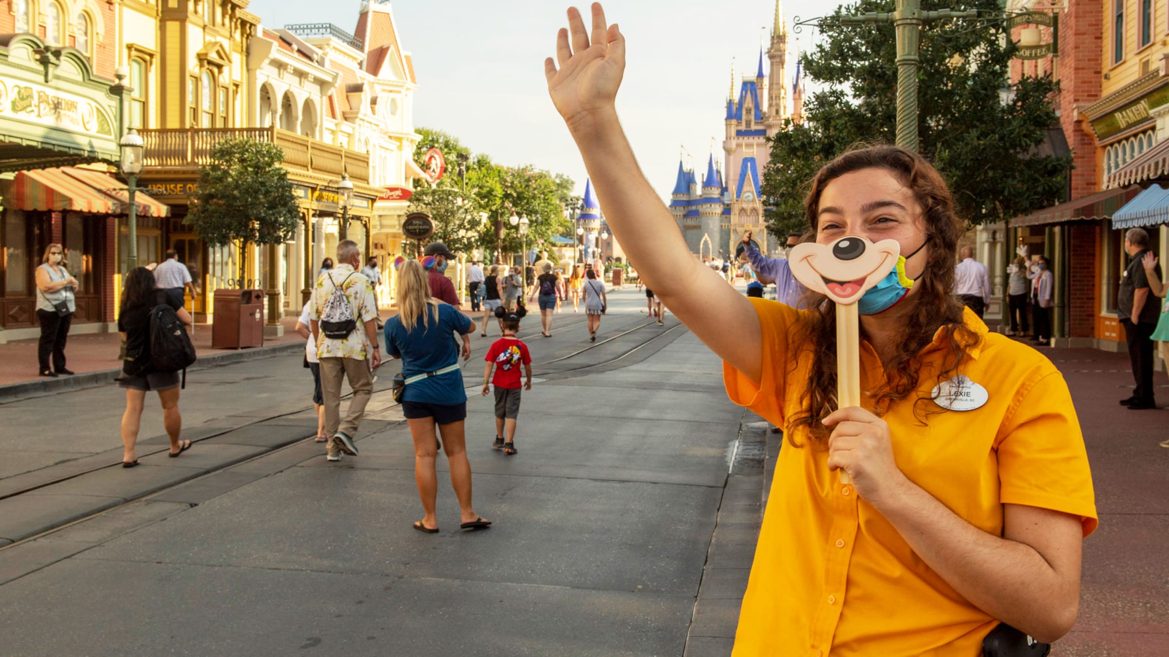 Union Reps Call Out Disney&#39;s &#39;Trumpian&#39; Treatment of Theme Park Workers