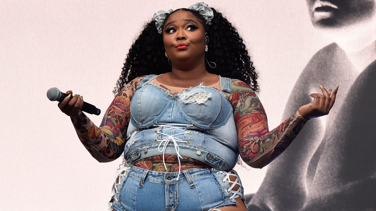 Lizzo Just Took the Cutout Trend to the Extreme in New NSFW Pics