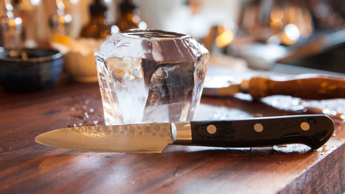 A Guide to Ice Cutting and Carving
