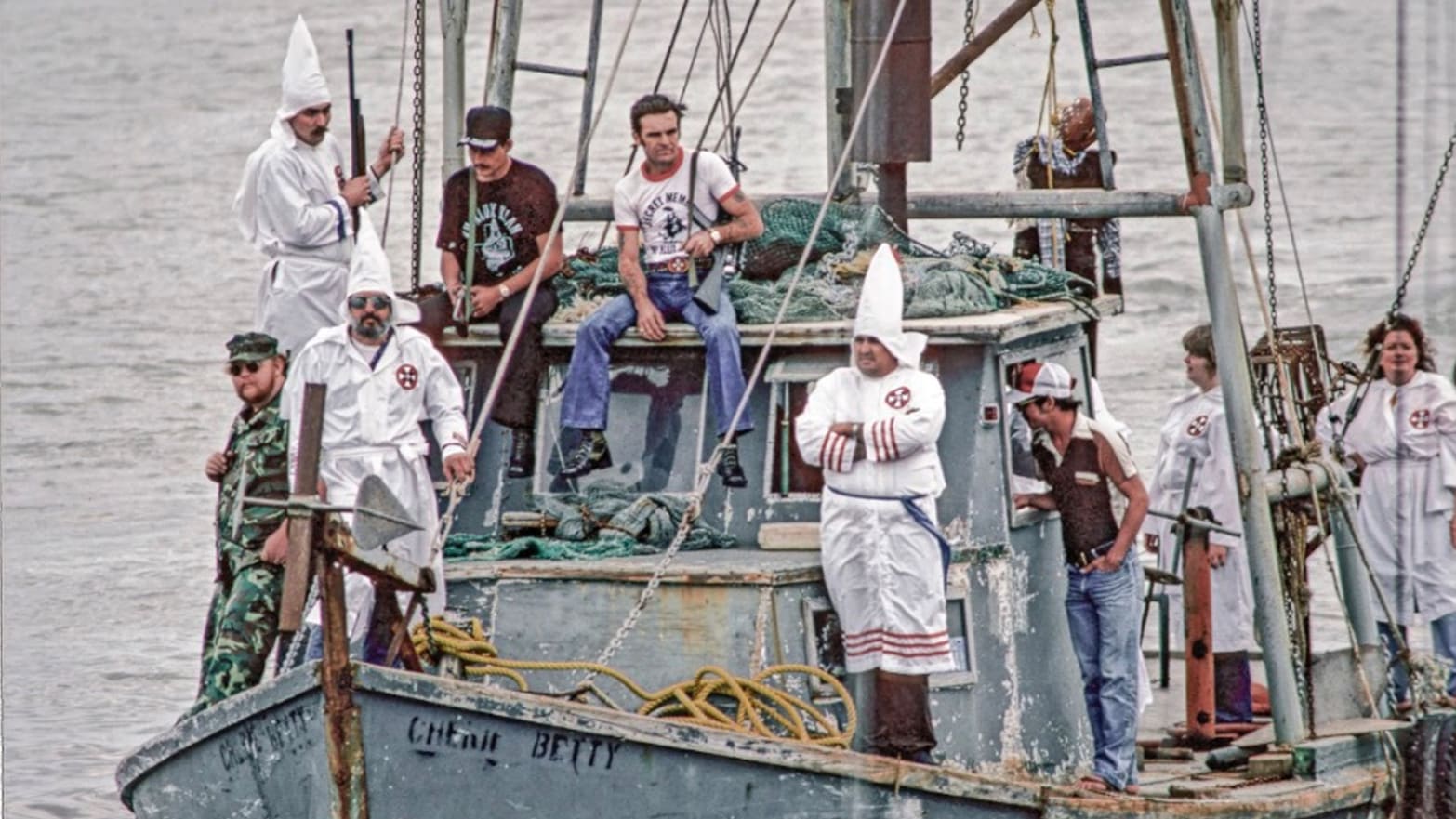 When Vietnamese Fishermen Went to War With the Klan in Texas pic