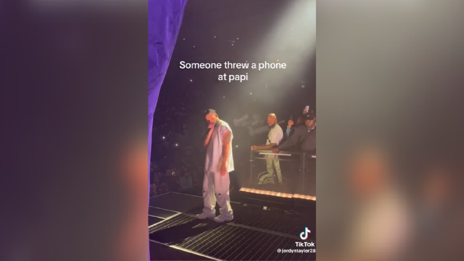 Drake Had A Phone Thrown At Him On 'It's All A Blur Tour