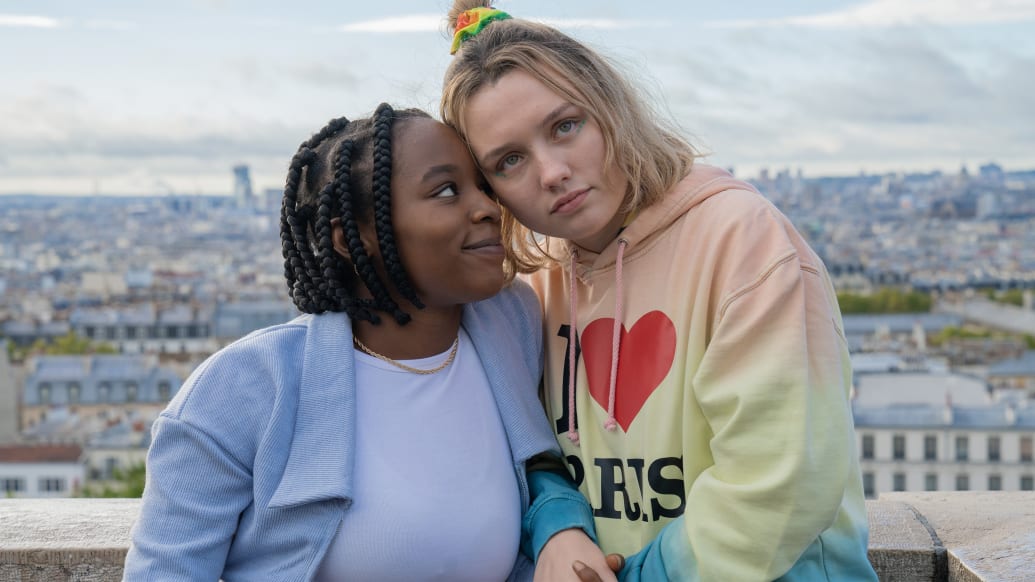 Corrina Brown and Kizzy Edgell in Heartstopper on Netflix.