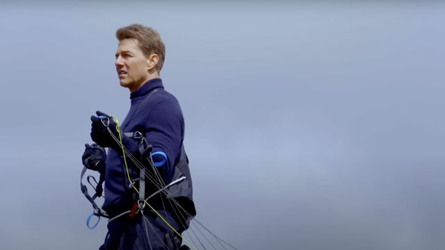 Tom Cruise shows off his speed flying stunt in "Mission: Impossible — Dead Reckoning Part One"