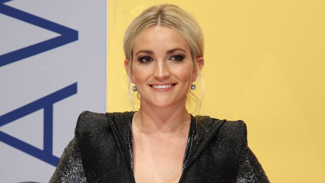 Jamie Lynn Spears arrives at the Country Music Association Awards