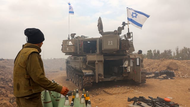 A photo of an Israeli artillery on the Gaza Strip.