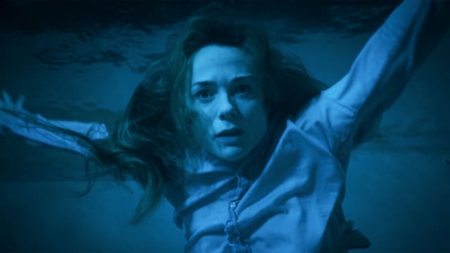 Kerry Condon as Eve Waller in Night Swim.