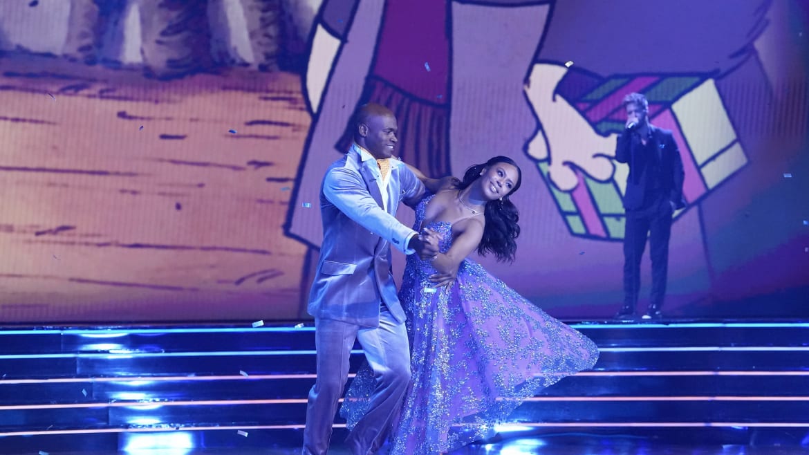 ‘Dancing With the Stars’ Fans Are Thrilled Controversial NFL Star Adrian Peterson Is Gone