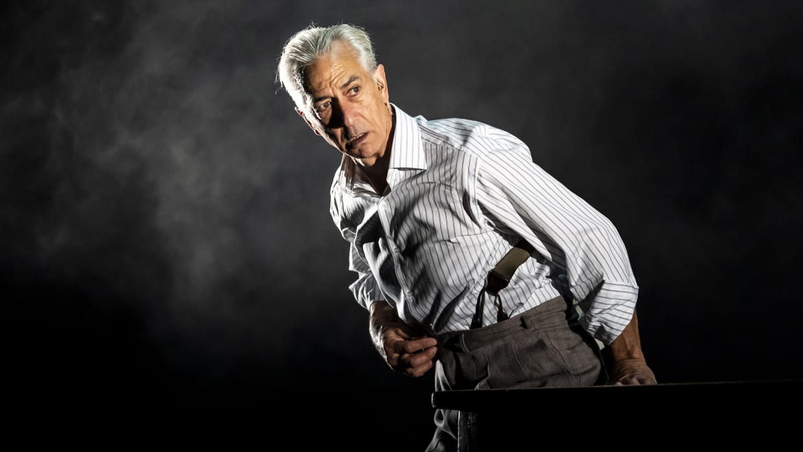 David Strathairn Brings World War II Hero Jan Karski to Shattering Life, With a Message for Now
