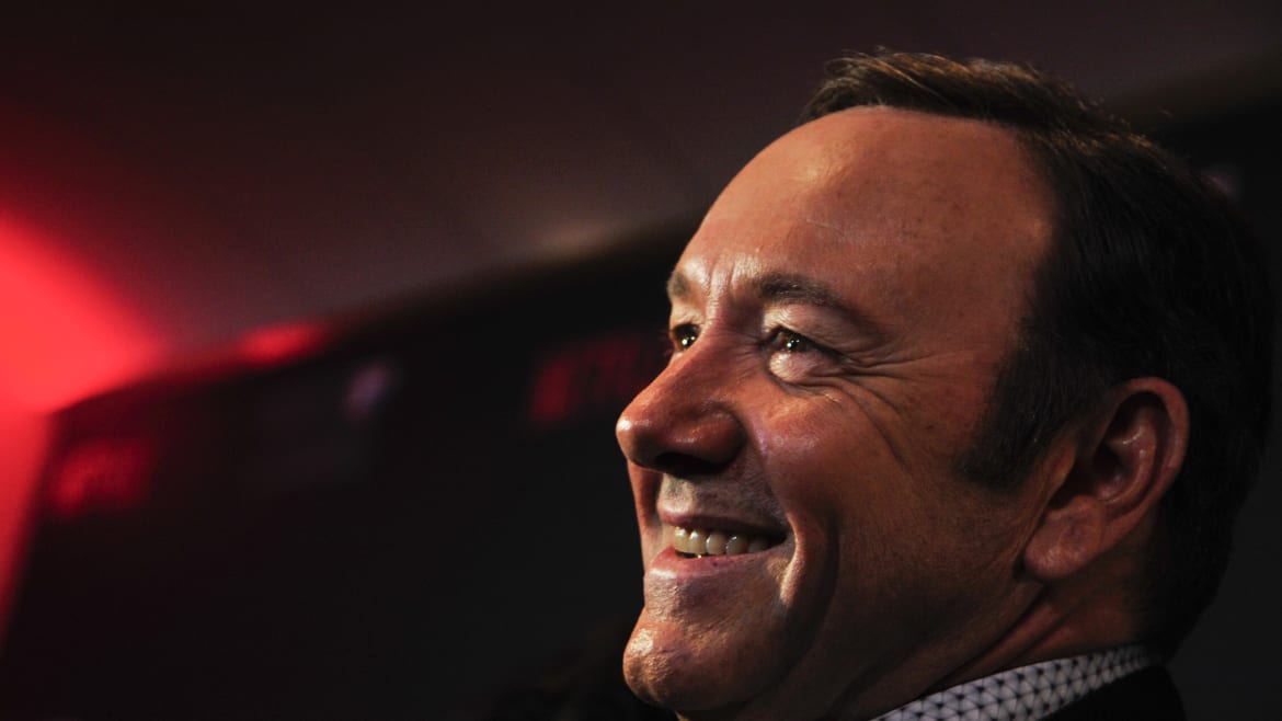 Kevin Spacey Reemerges on Tucker Carlson’s Show, Remains In-Character the Entire Time