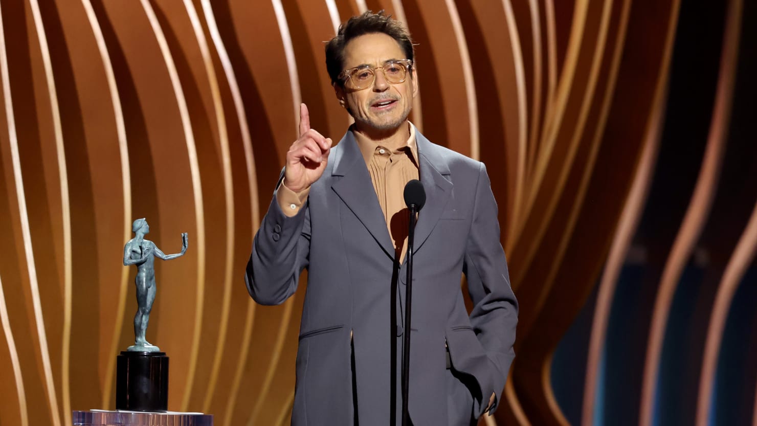 Robert Downey Jr. Thanked Mel Gibson in SAG Speech to Instant Backlash