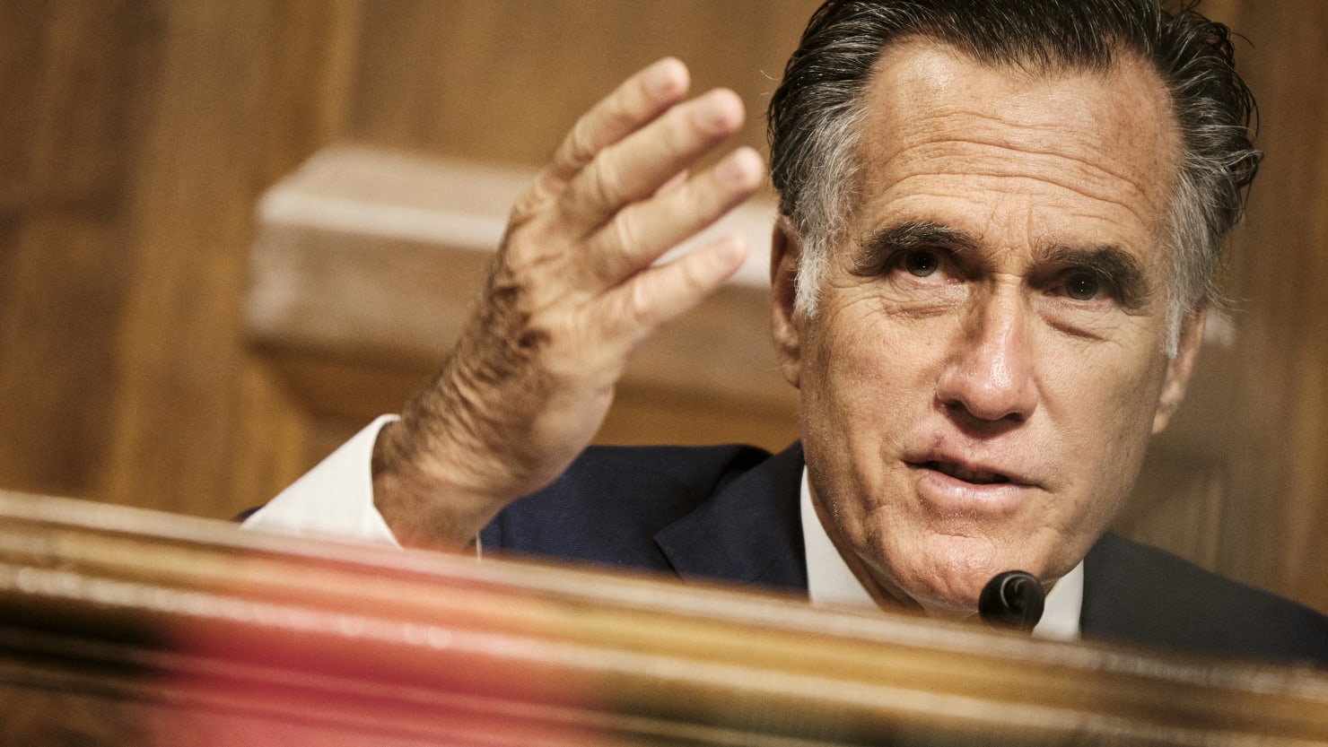 Sen Mitt Romney Booed At Utah Gop Convention But Avoids Censure Over Trump Impeachment Votes