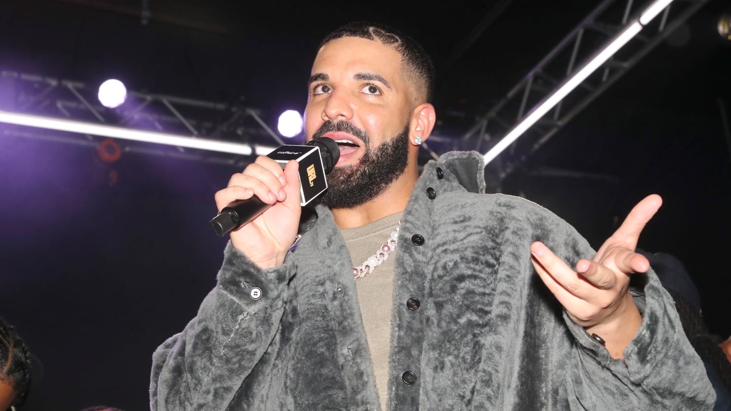 Le nouvel album de danse de Drake ‘Honestly, Nevermind’ n’est pas le désastre que tout le monde veut qu’il soit