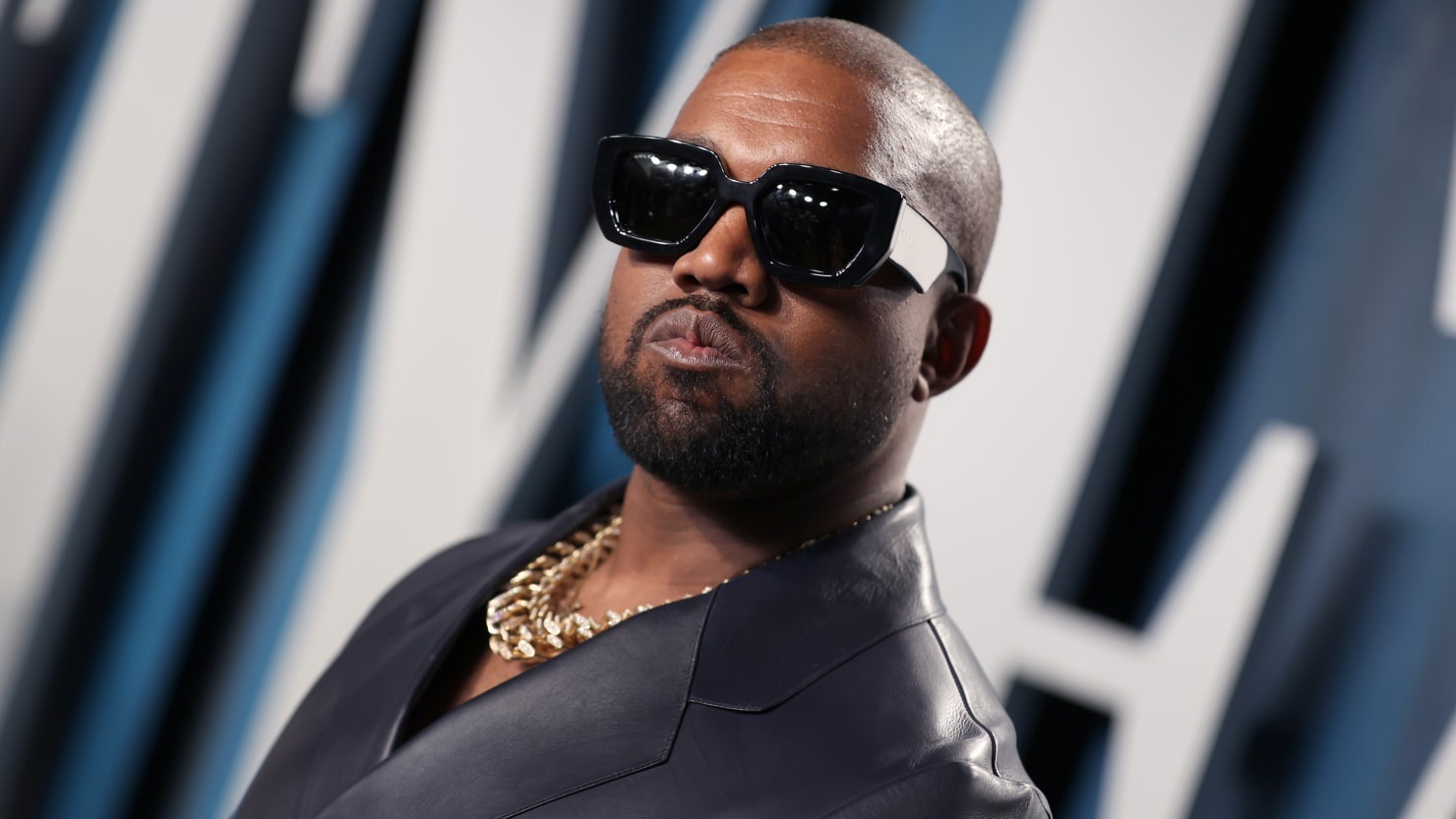 JPMorgan Chase يقطع العلاقات مع Kanye West قبل تغريداته المعادية للسامية