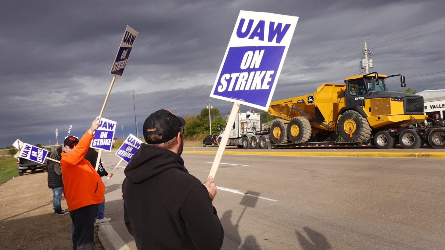 John Deere Workers to End Strike as Third Offer Contract Ratified by