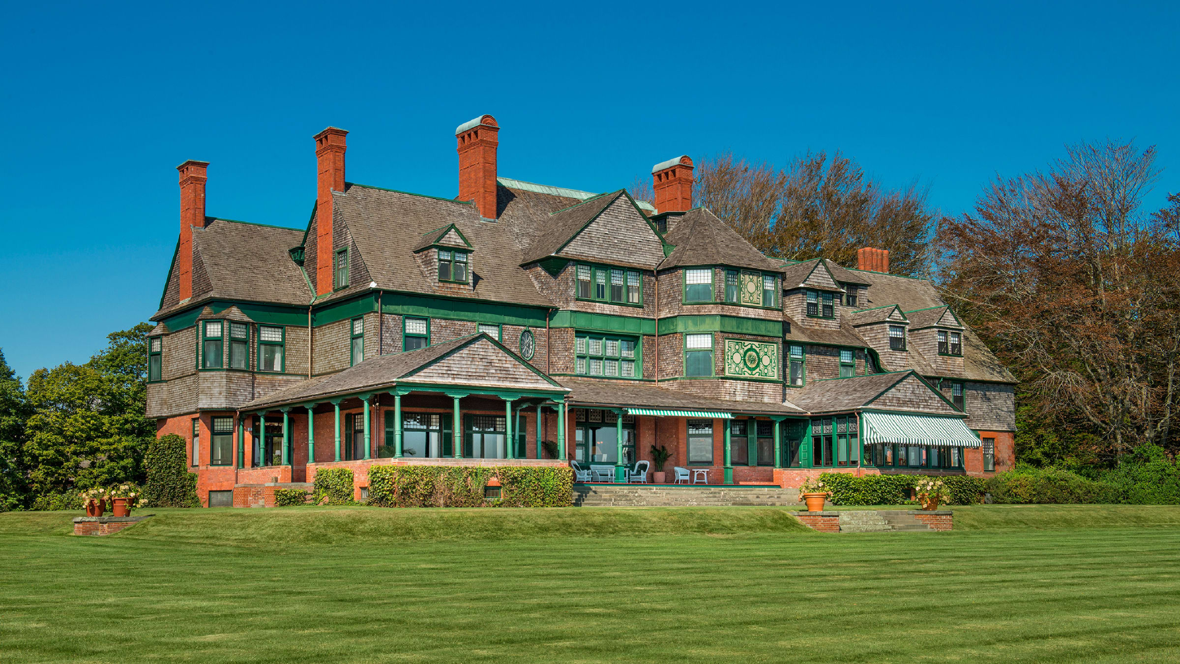 newport gilded age mansions tour