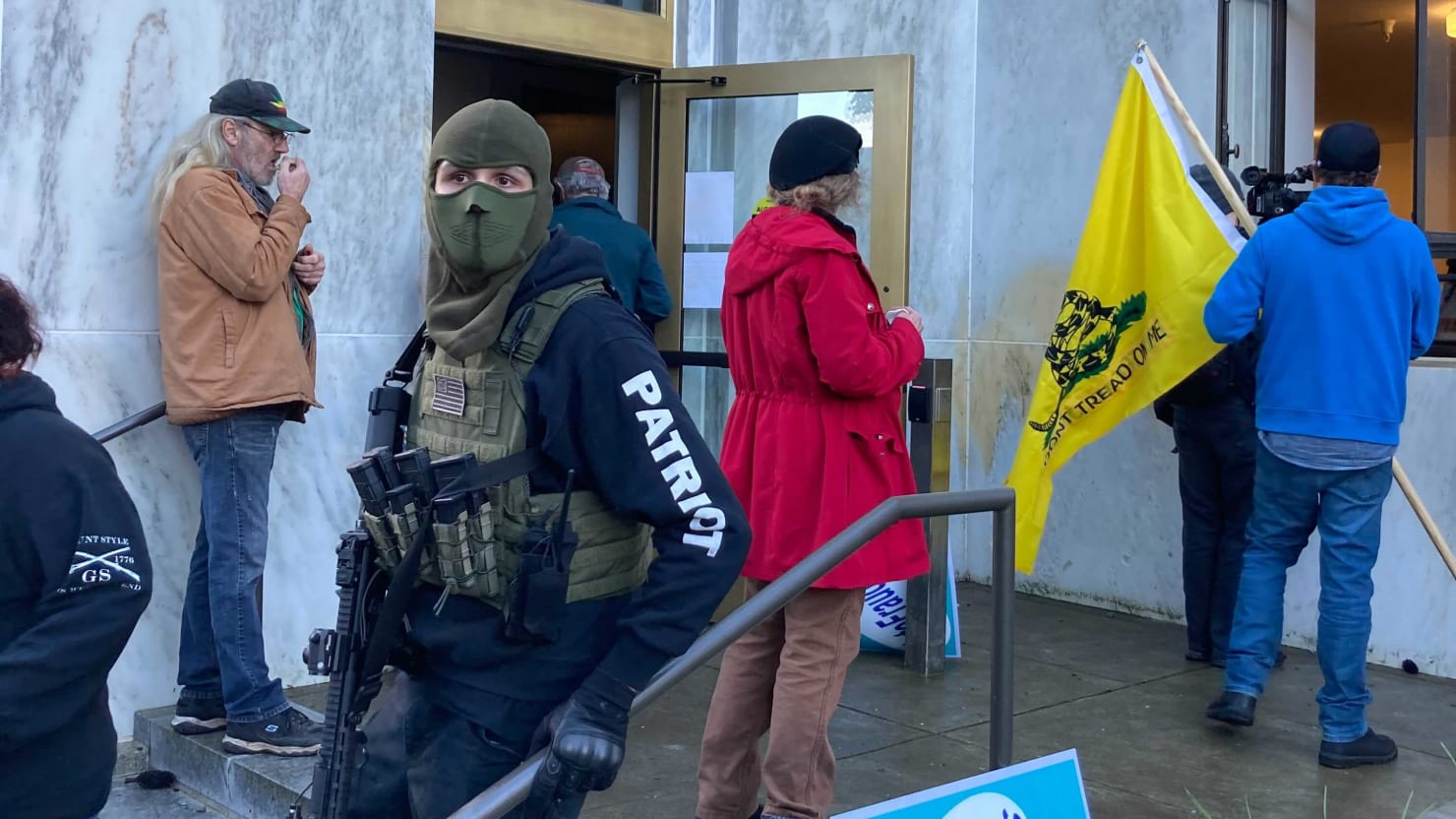 Heavily armed far-right mafia descends on the Oregon Capitol