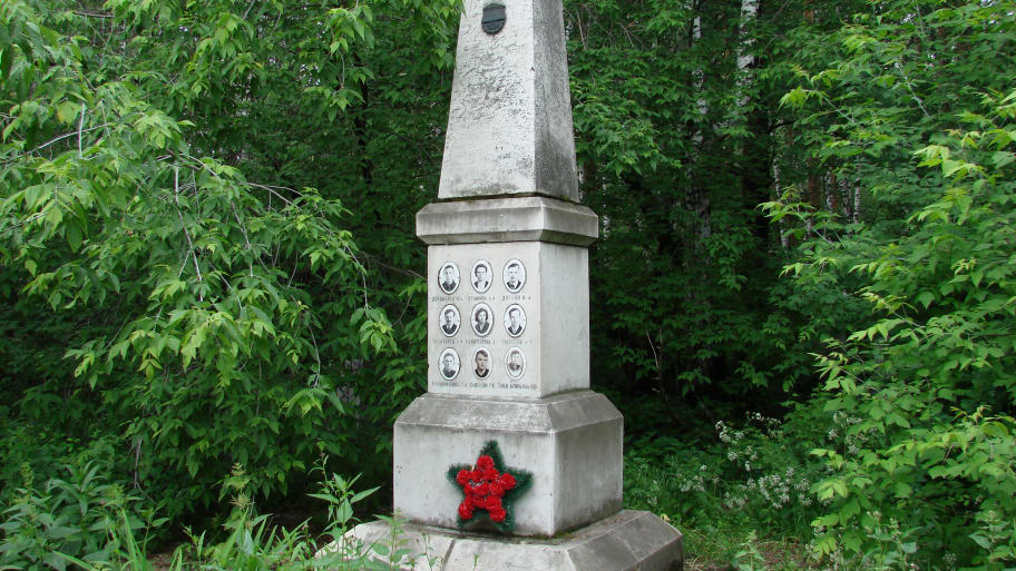 A monument to the nine hikers killed in the 1959 Dyatlov Pass incident. 