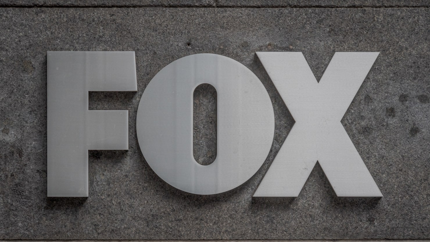 Former GOP FCC Chair Joins Fight to Yank Foxs Broadcast License