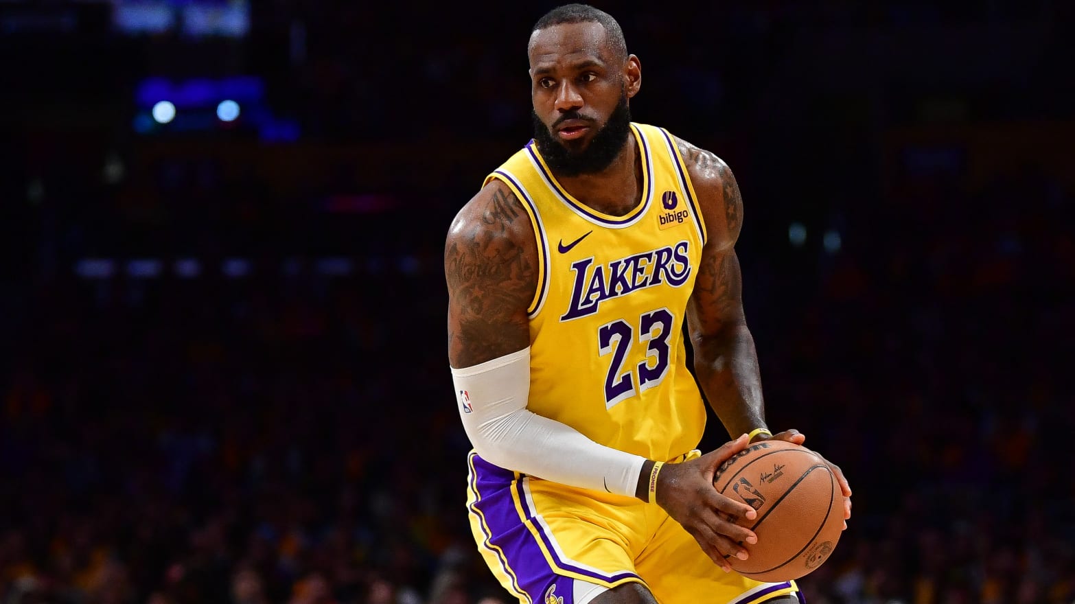 LeBron James has agreed a two-year deal to stay at the Los Angeles Lakers, potentially playing alongside his son Bronny.