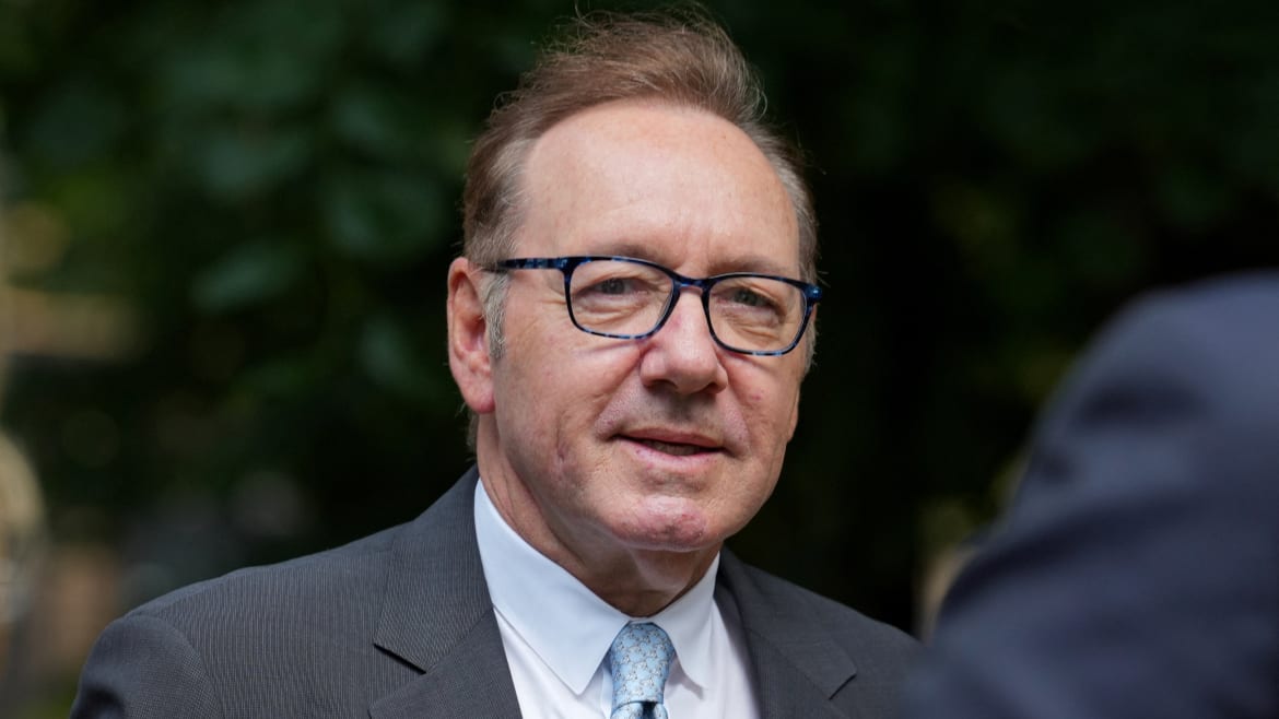 Teary Kevin Spacey Testifies He’s Just a ‘Big Flirt’—Not a Sexual Assaulter
