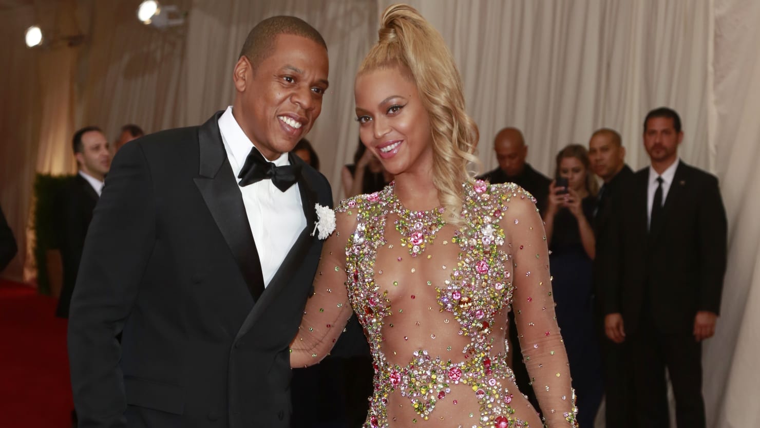 Jay-Z, Beyoncé paid cash for $200 million Malibu estate