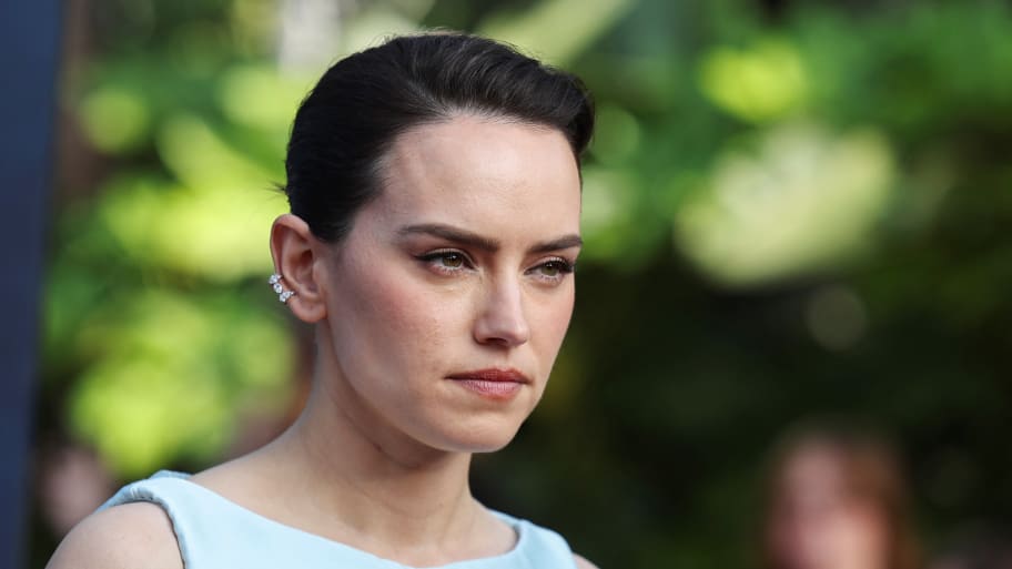 Daisy Ridley says she has Graves’ disease.