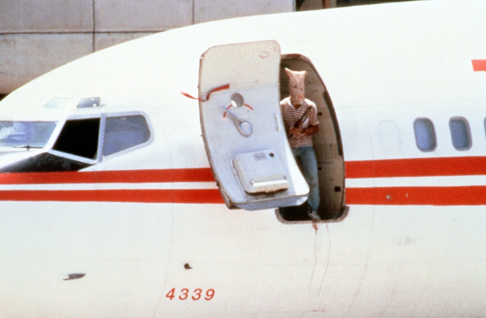 How Media-Hungry Terrorists Pulled Off the Wildest Hijacking of All Time on  Flight TWA 847