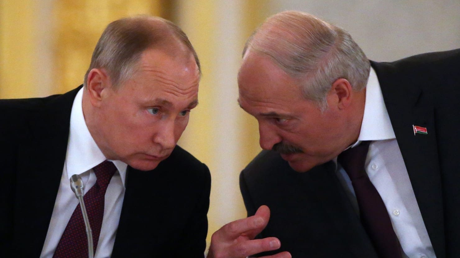 Panique alors que Vladimir Poutine entraîne la Biélorussie au bord de la guerre de la Russie contre l’Ukraine