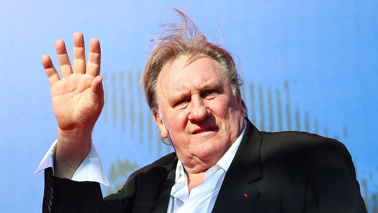Gérard Depardieu allegedly punched a Rino Barillari, the “king of paparazzi,” at a famous bar in Rome, Italy.