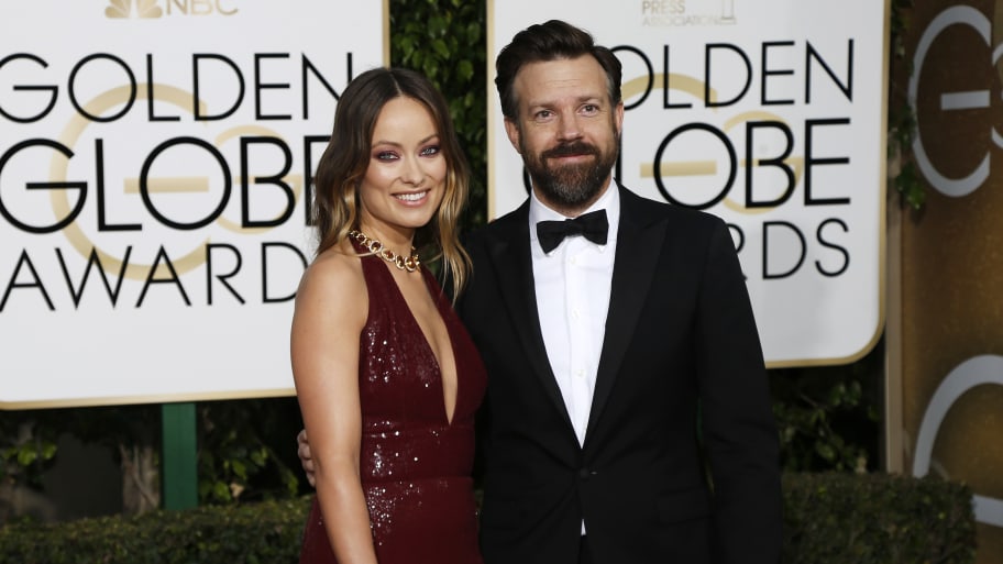 Actress Olivia Wilde and actor Jason Sudeikis arrive at the 73rd Golden Globe Awards in Beverly Hills, California, Jan. 10, 2016.