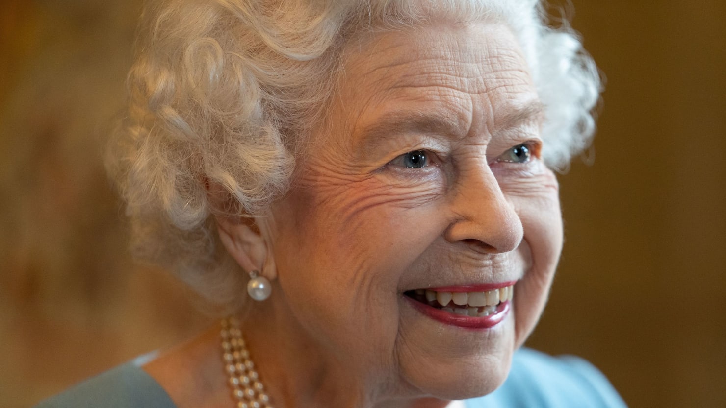 Královna Alžběta tvrdí, že královna Alžběta se v sobotu poprvé setká s dcerou Harryho a Meghan Lillipet