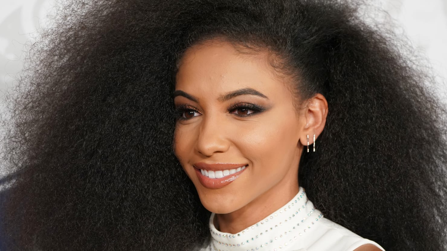 Cheslie Kryst, Miss USA Winner and 'Extra' Correspondent, Identified as  Woman Who Jumped From NYC Skyscraper