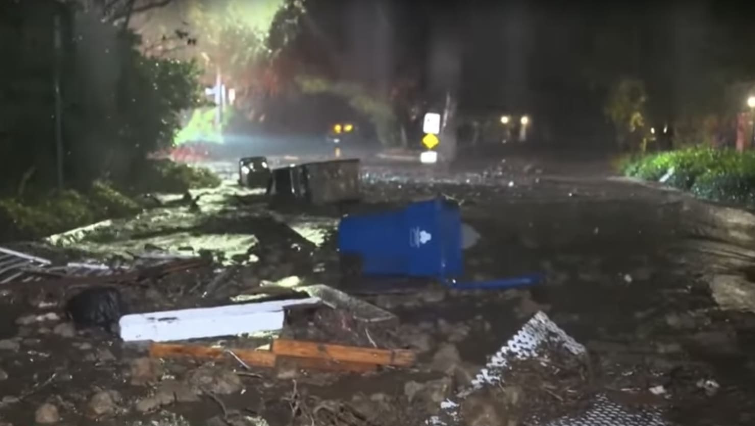 泥石流和泥石流迫使洛杉矶居民撤离家园