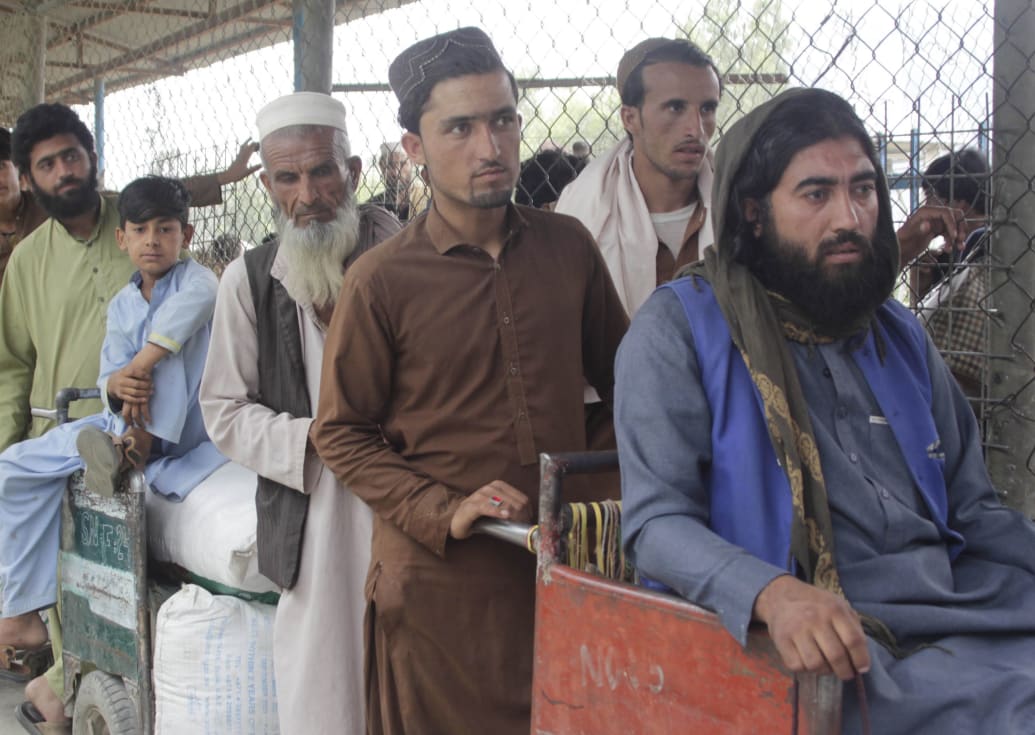 A picture of Afghan refugees inline to return home at Torkham in between Pakistan and Afghanistan
