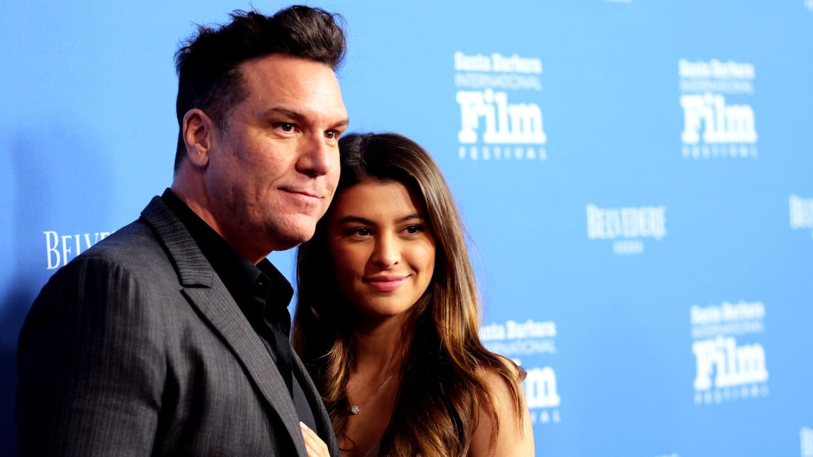 Dane Cook’s New Fiancée Was a Teen When They Started Dating and It’s Creeping People Out