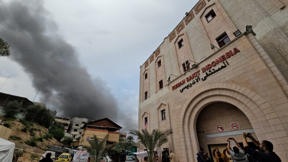 Palestinians Killed as Israeli Tanks Surround Another Gaza Hospital, Officials Say