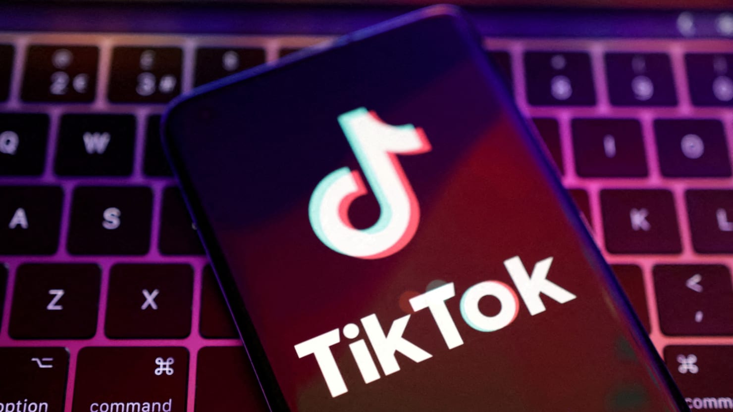 TikTok User Who Vowed to Kill Migrants Had Huge Weapons Cache in 