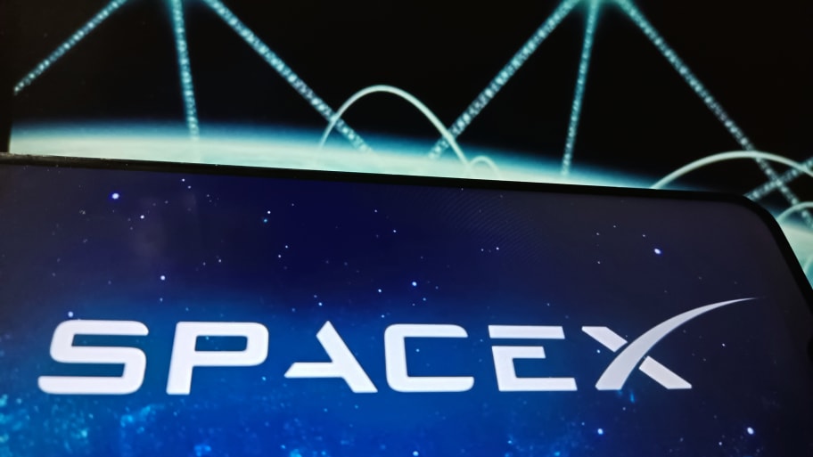 lllustration SpaceX's first post from space to the social platform X via Starlink, February 26, 2024, Suqian, Jiangsu, China. 