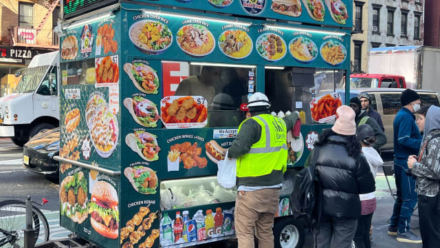 A photo of the street cart run by an Egyptian-born man named Mohammed, who recently endured verbal abuse from former diplomat Stuart Seldowitz.