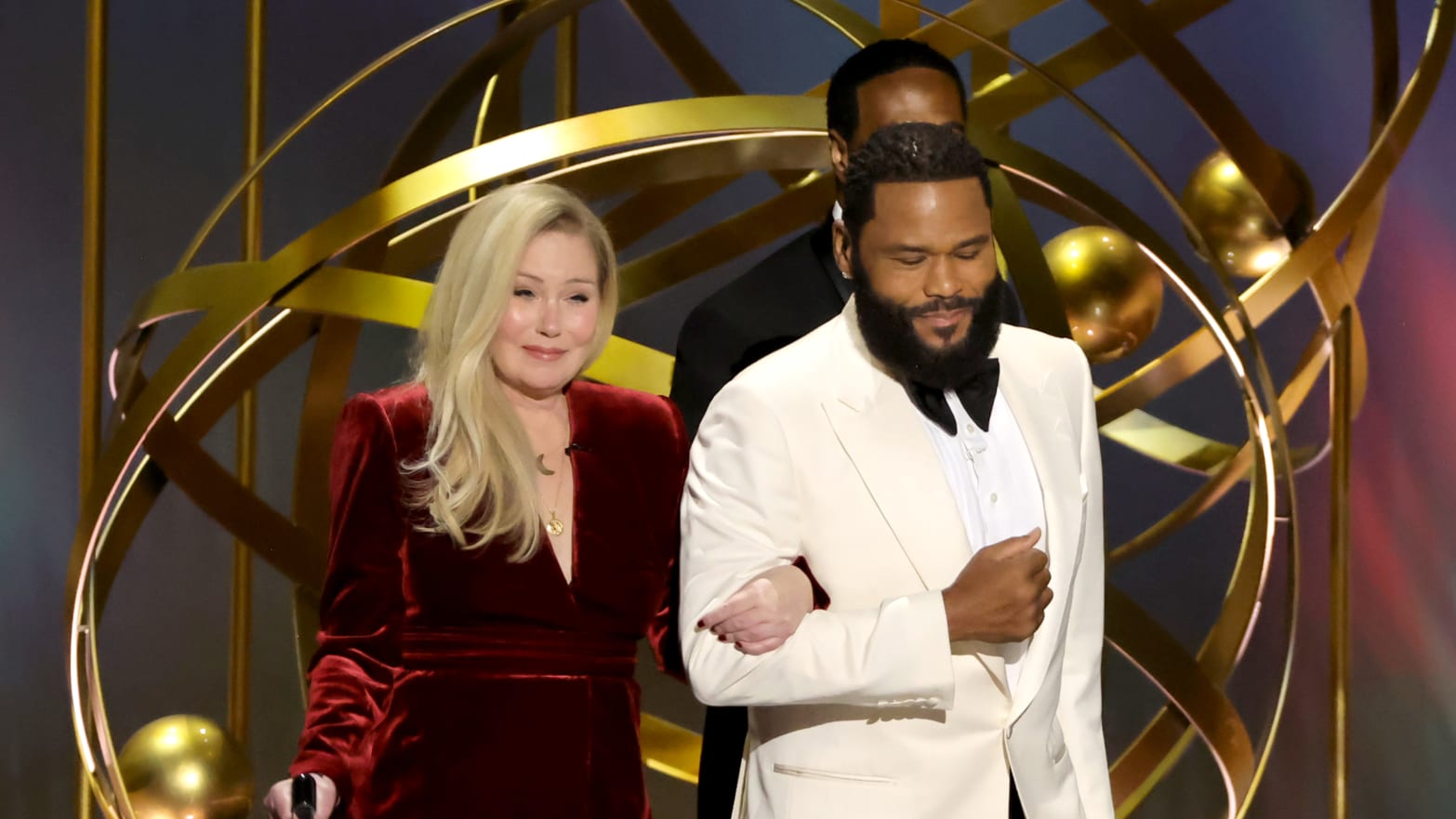 Christina Applegate and host Anthony Anderson at the Emmy Awards.