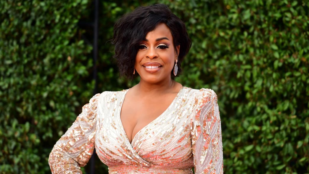 Niecy Nash Says Police Pulled A Taser On Her Son For A Rolling Stop 