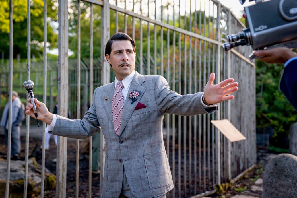 Photo still of Jason Schwartzman in he Hunger Games: The Ballad of Songbirds and Snakes
