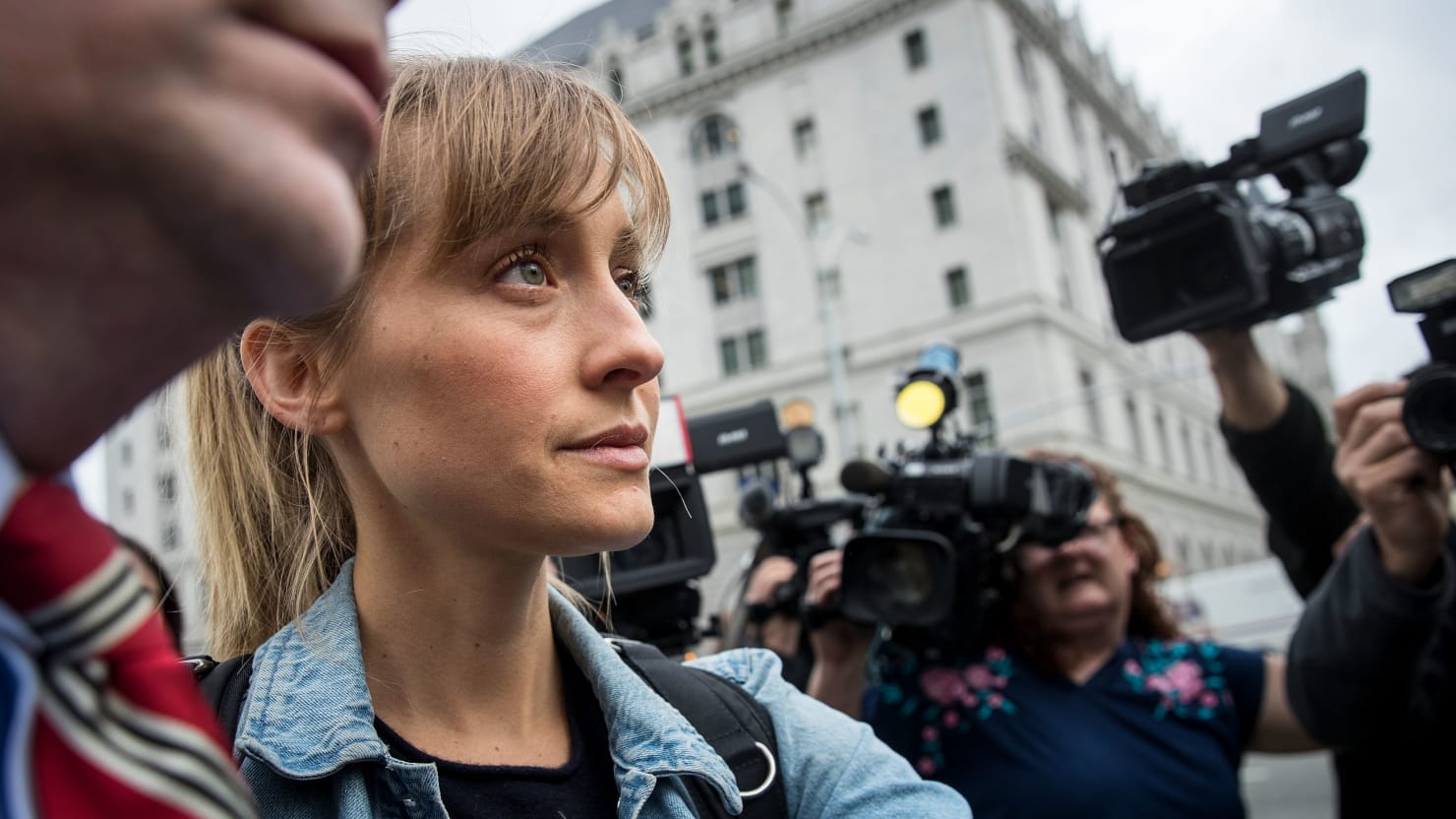 Nxivm ‘smallville Actress Allison Mack Pleads Guilty In ‘sex Cult Case