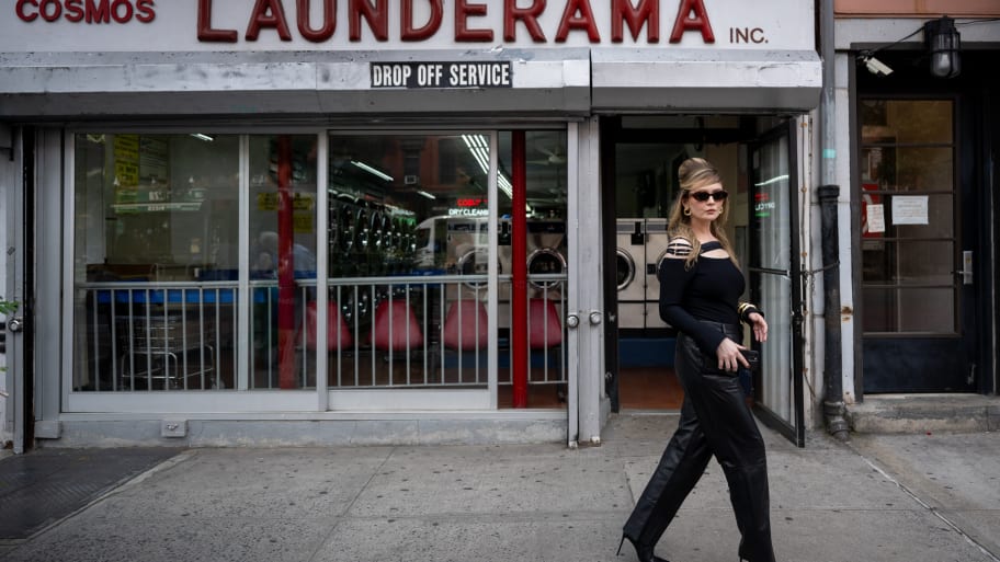 Anna Delvey walks some of the way to her parole meeting on July 13, 2023 in New York City.