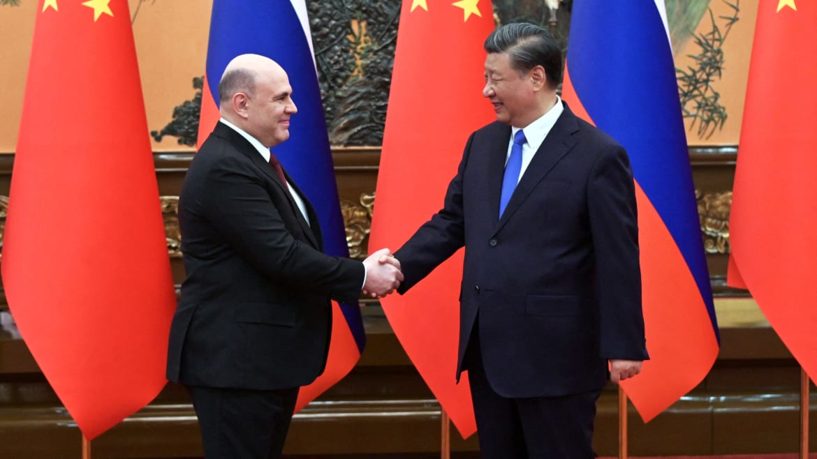 Russian Prime Minister Gets an Awkward Reception on Trip to China