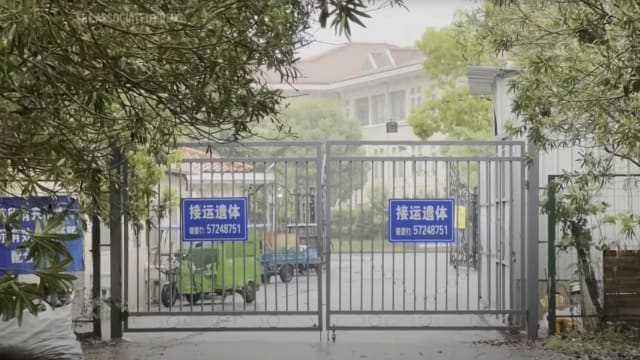 Zhang Yongzhen, the first scientist to publish a sequence of the COVID-19 virus in China, says he has been allowed to return to his lab hosted at the Shanghai Public Health Clinical Center after staging a sit-in protest.