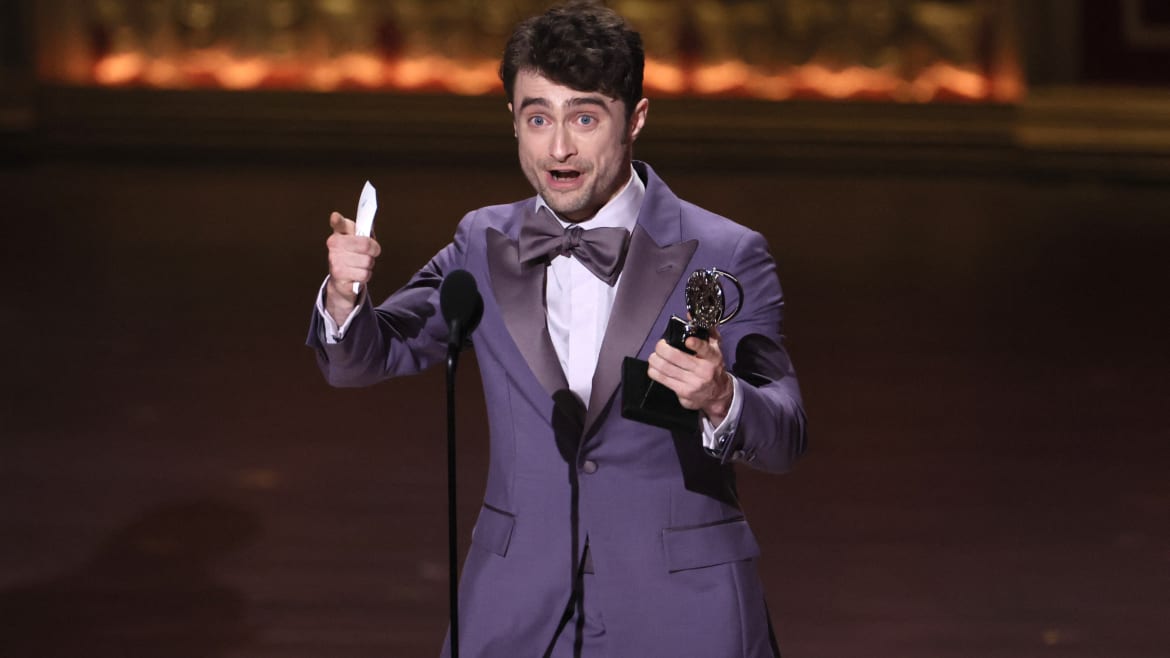 Daniel Radcliffe, ‘Stereophonic,’ ‘The Outsiders’ Win Big at Tony Awards