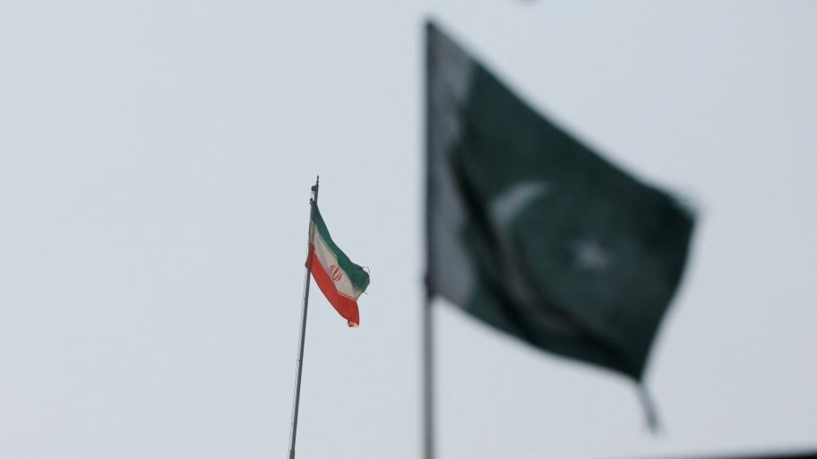 Pakistan, Iran Agree to ‘De-Escalate’ After Trading Blows