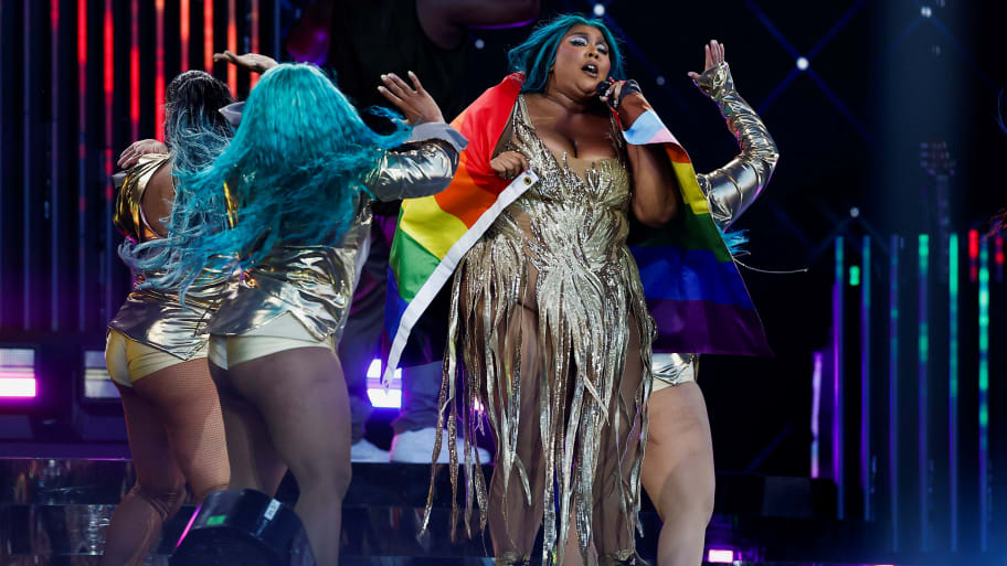 Lizzo’s Current Dancers Go to Bat for Her Amid Sexual Harassment Lawsuit